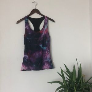 Reversible galaxy print tank
